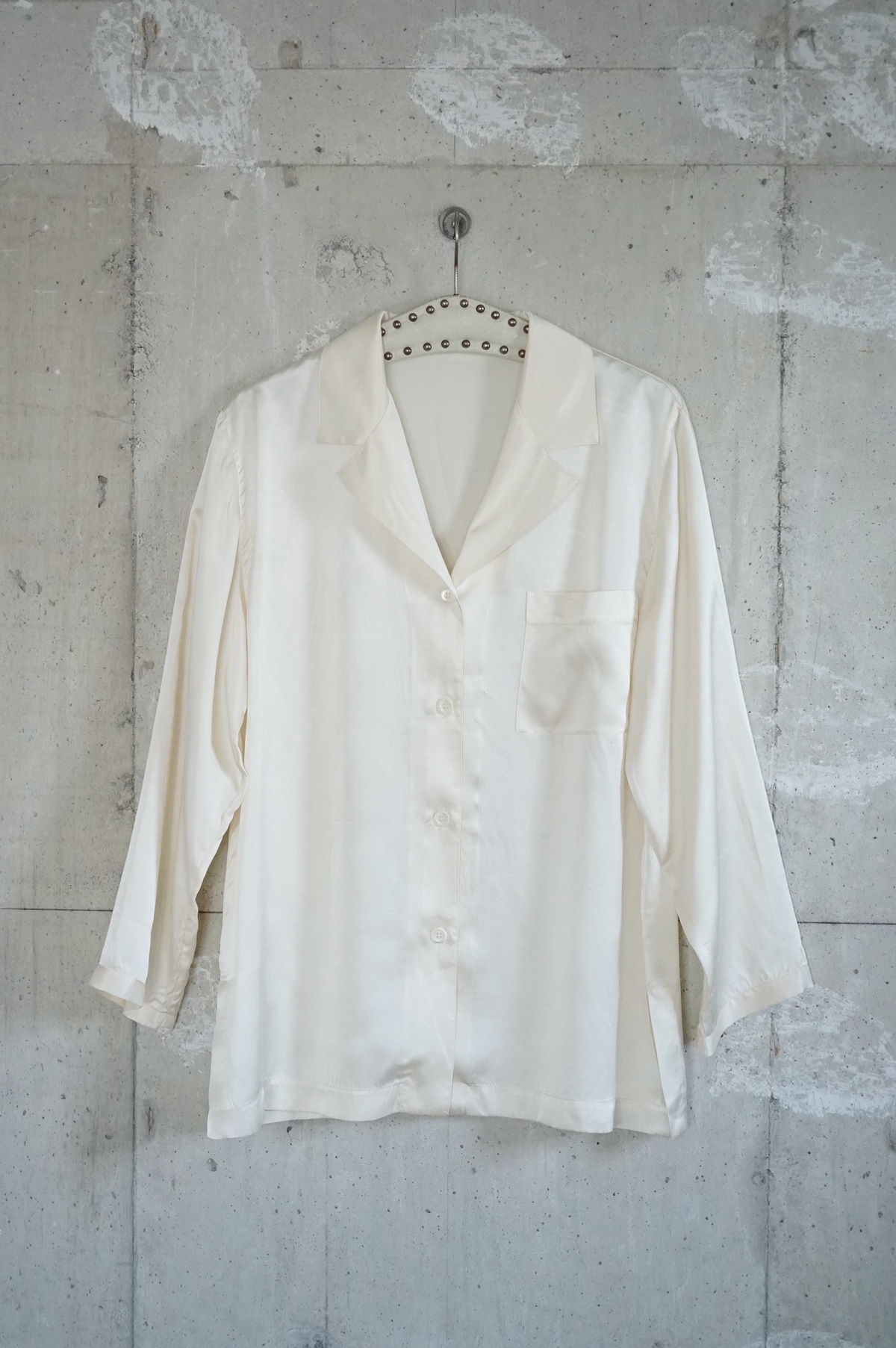 Open collar silk blouse/Ecru