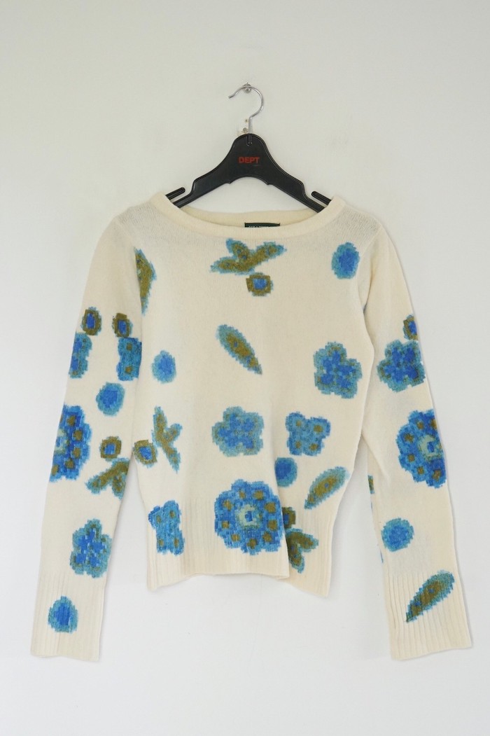 Flower printed knit sweater / WHITE × BLUE