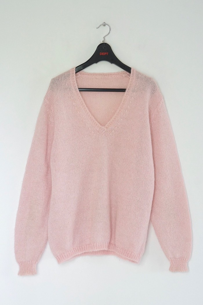 V-neck knit sweater / BABY PINK