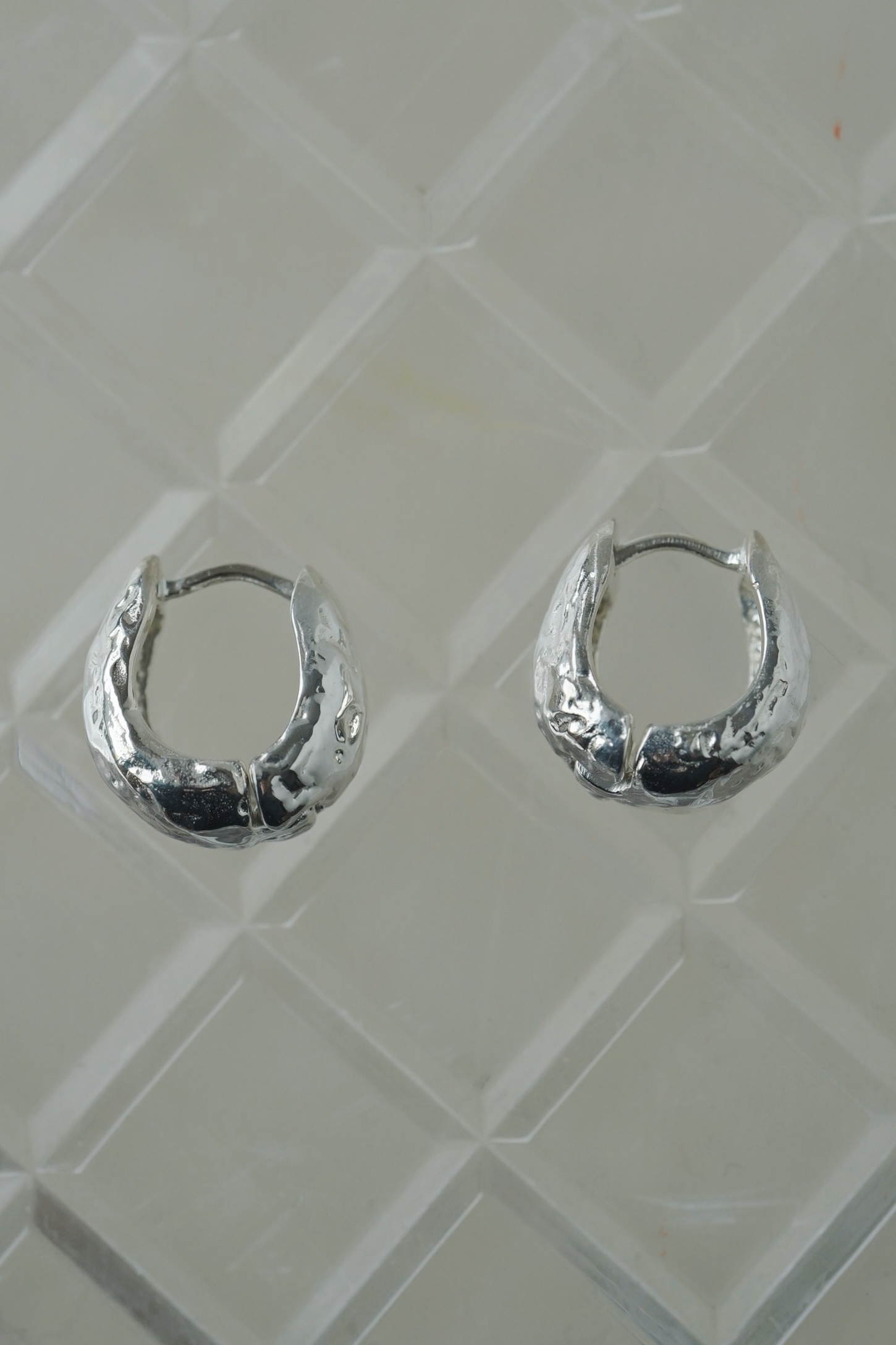 MONDO MONDO / DEPT Online Store