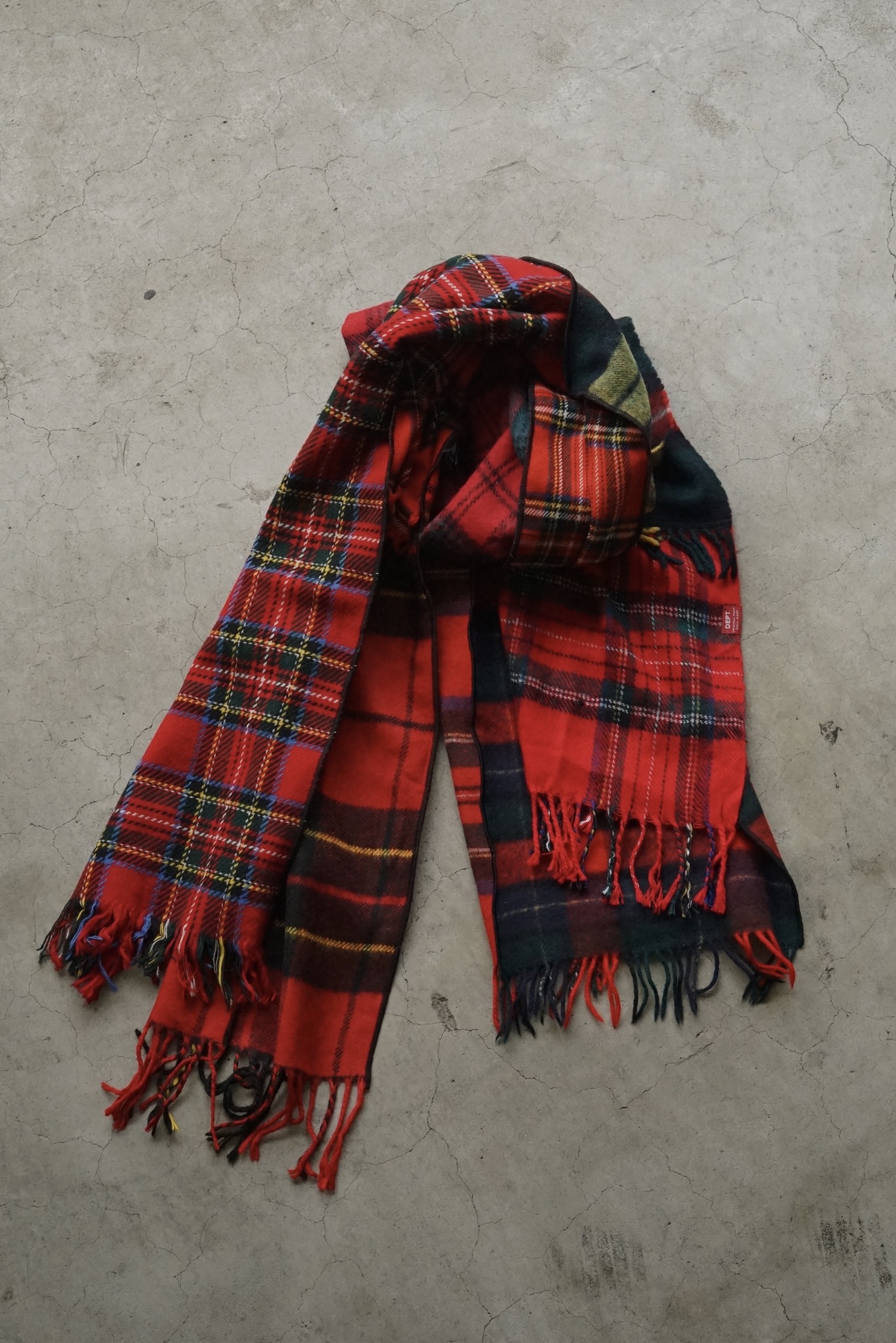 DEPT CRAZY CHECK STOLE / RED tone B