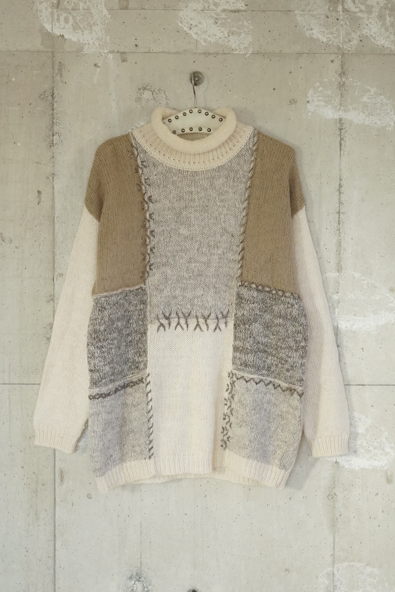 Patchwork knit sweater / Beige tone