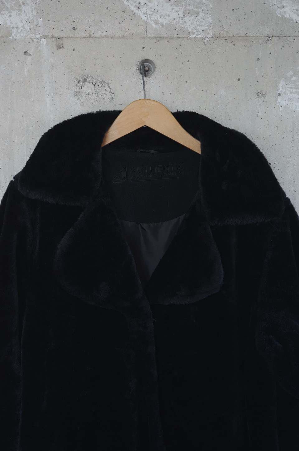Faux Fur Coat/Black / DEPT Online Store