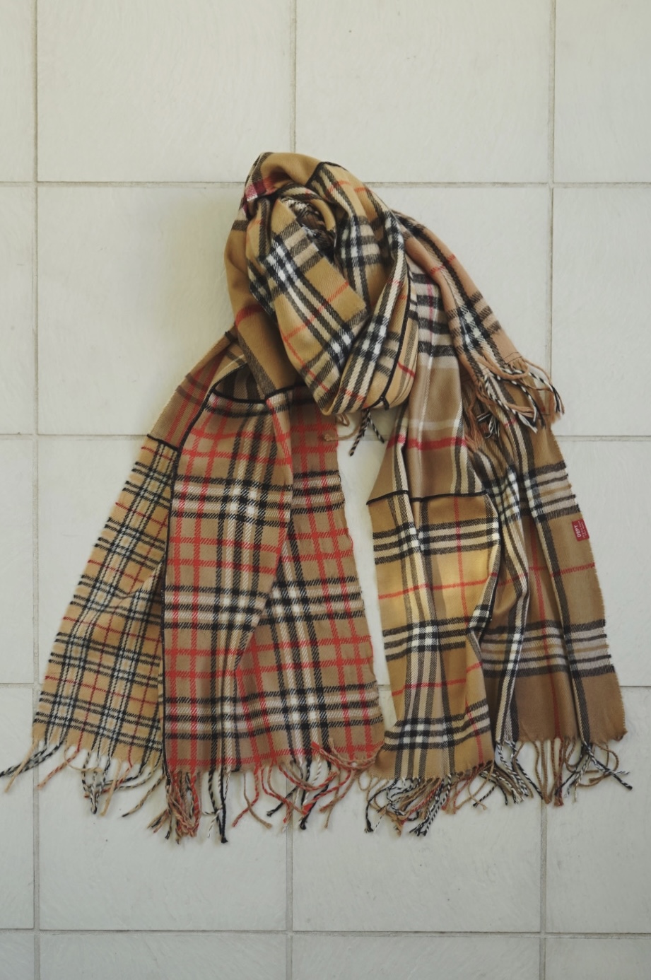 DEPT CRAZY CHECK LONG SCARF / 501 Beige tone